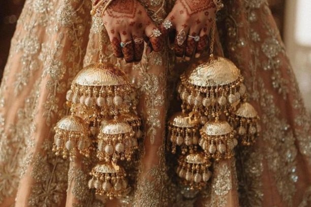 10 Best Traditional and Modern Kalere Designs for the Punjabi Bride