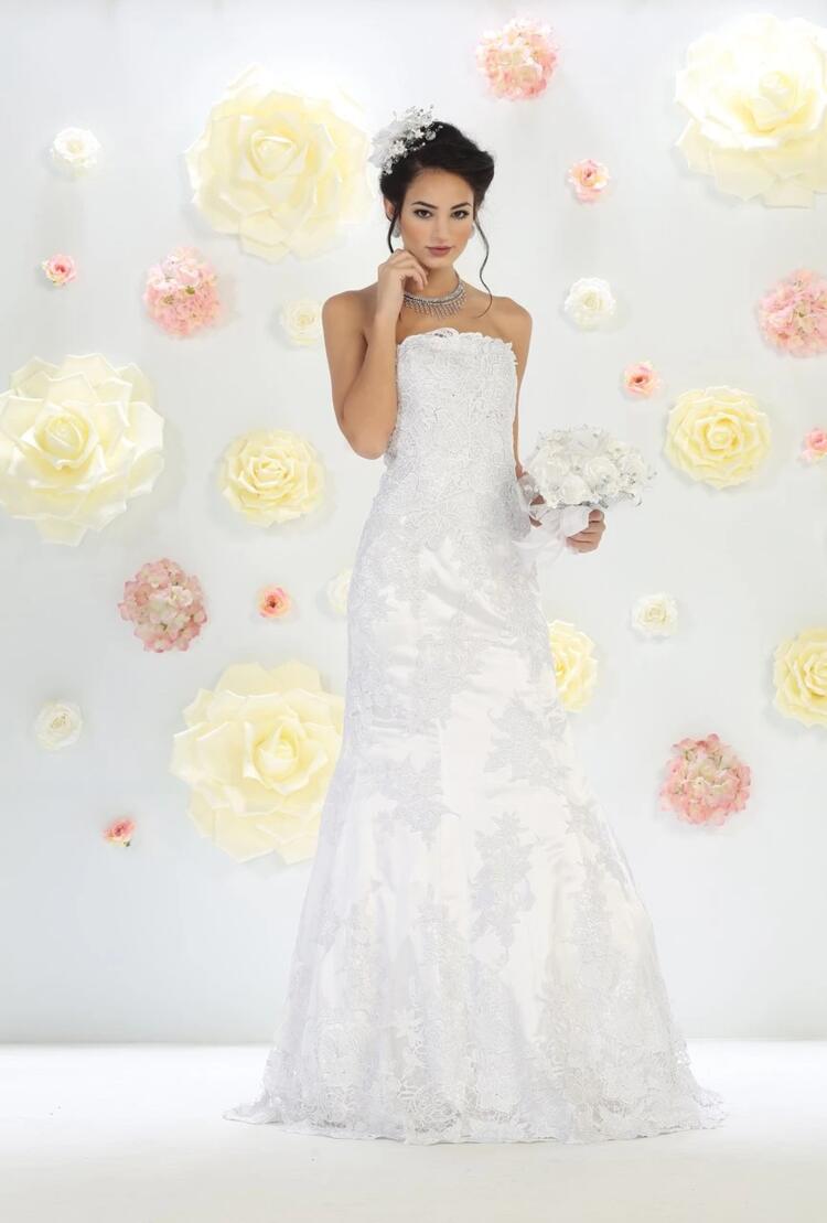 Don’t Miss Out On Tiara And Wedding Veil.